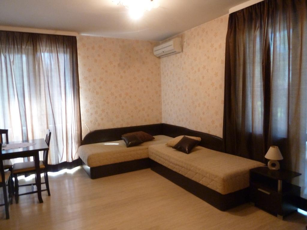 Tarnovski Dom Guest Rooms Veliko Tarnovo Bilik gambar