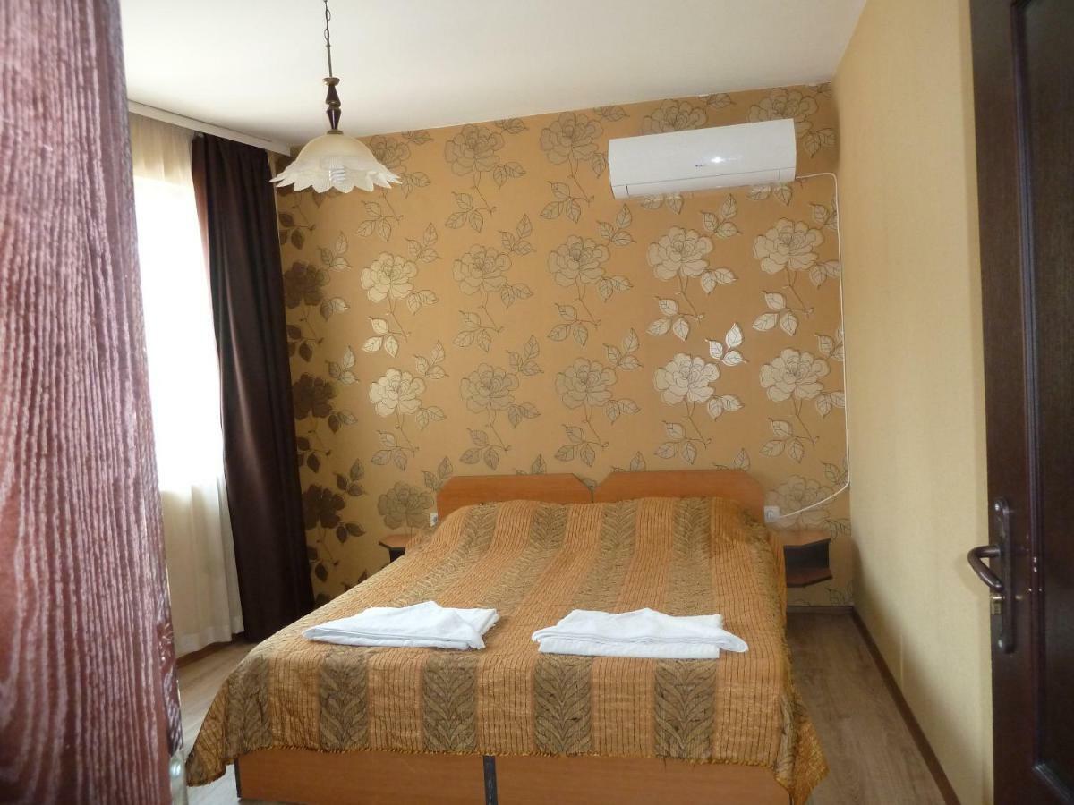 Tarnovski Dom Guest Rooms Veliko Tarnovo Luaran gambar